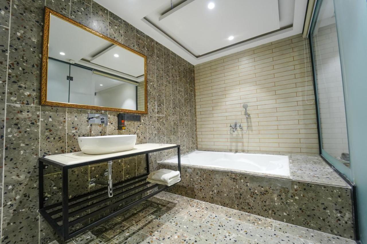 Clay Inn Hotels, Paschim Vihar Delhi  Buitenkant foto