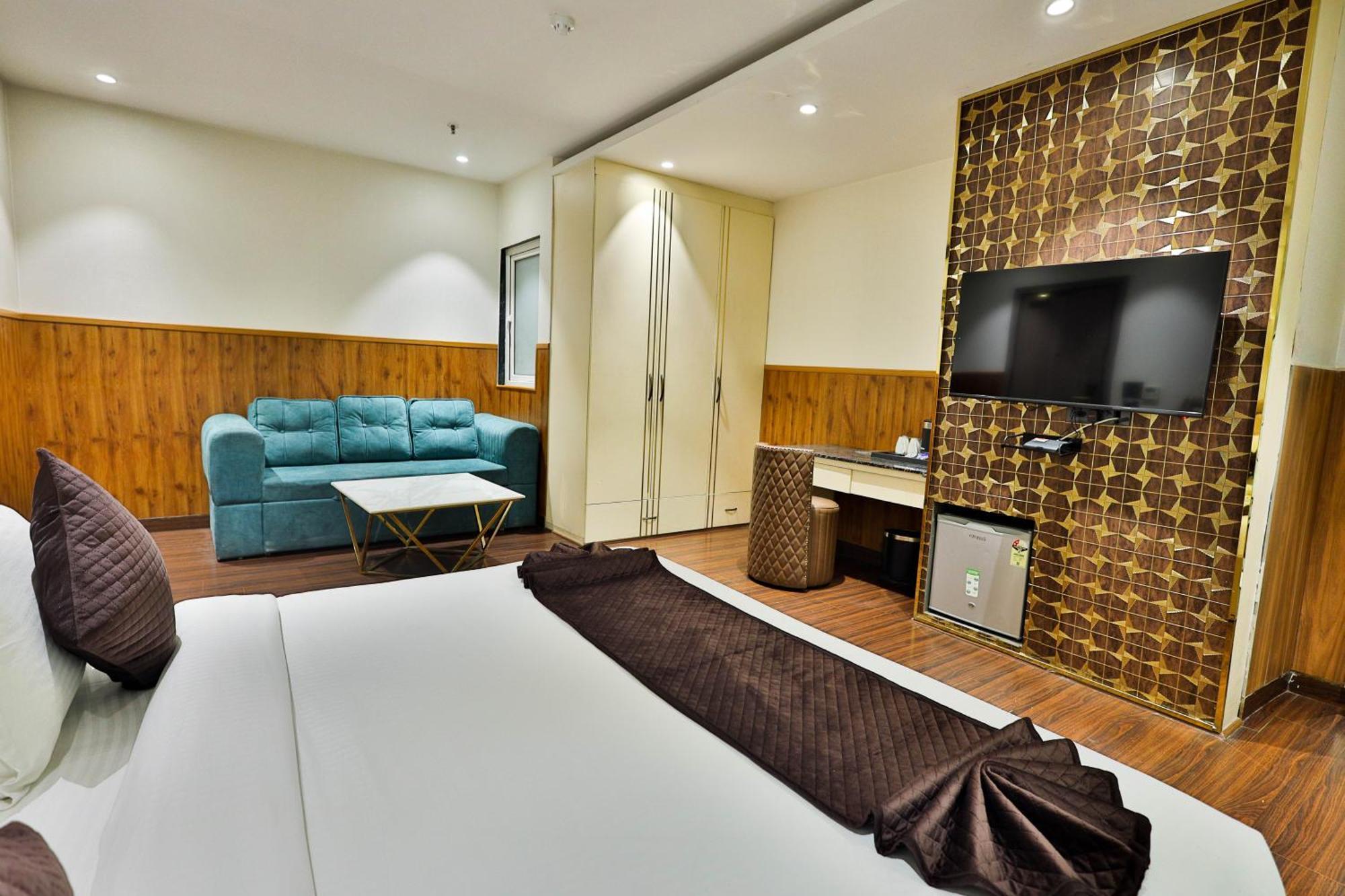 Clay Inn Hotels, Paschim Vihar Delhi  Buitenkant foto