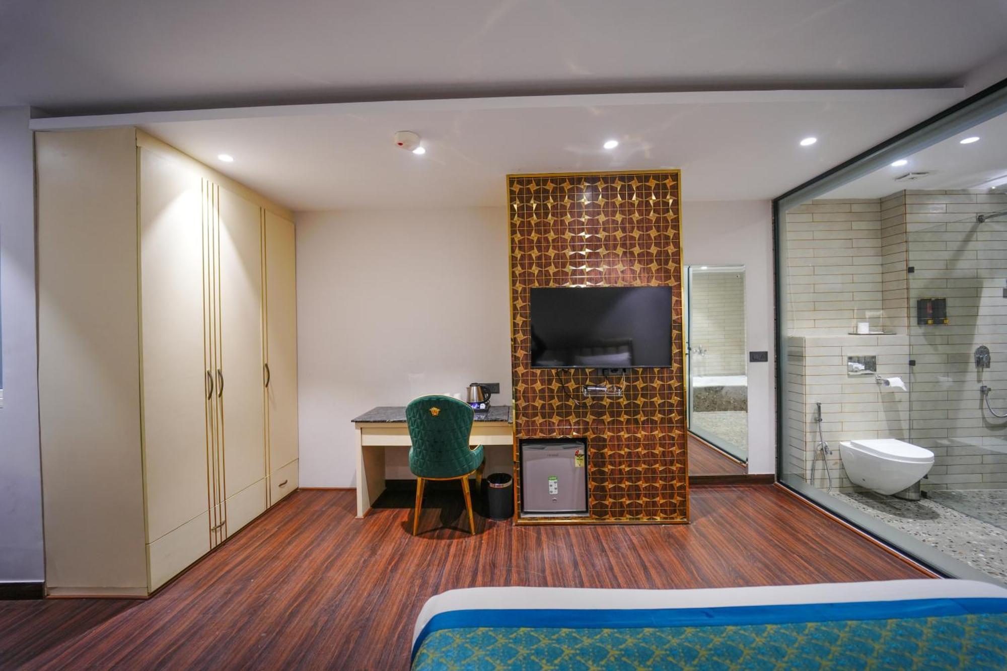 Clay Inn Hotels, Paschim Vihar Delhi  Buitenkant foto